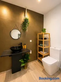 Orange Vibes Guest house - Image 3