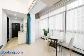 Shanghai Bund View Apartment - Image 4