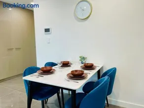 Macquarie Park high level 2bed 2bath with Study Gym & Pool - Image 4