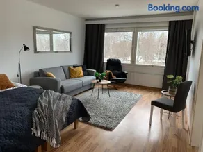 2BR big Apartment A8, free parking on the street - Image 4