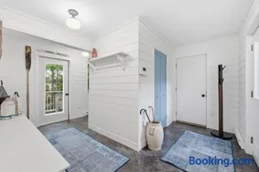 Oceanfront House Steps to Water - Image 2