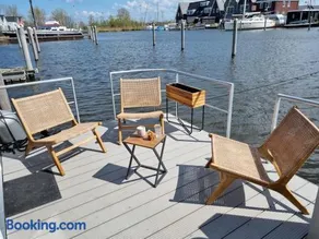 Exclusive houseboat experience - Image 2
