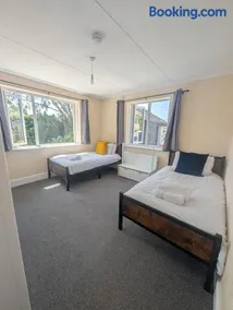Charming 3 Bedroom Bungalow Retreat on the Edge of Weston super Mare - Image 1
