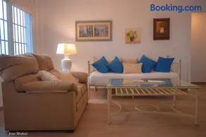 Modern Apartment in Peñaflor with Air Conditioning - 85 m² - Image 5
