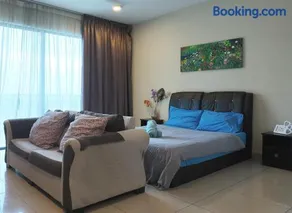 TREFOIL@SETIA CITY, STUDIO UNIT,HOMESTAY - Image 1