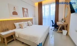 Olivia SOHO Guest House - Image 1