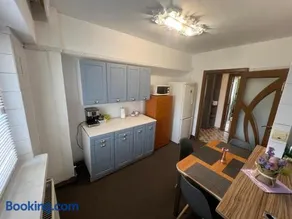 Downtown Apartment & Free Parking - Image 5