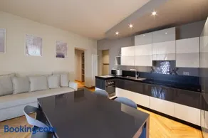Casa Lagrange - elegant apt in the hurt of centre with parking by Home a porter - Image 2