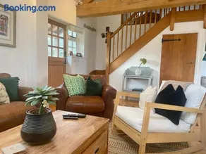 Chichester Cottage @ Graingers - Image 5