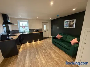 Willow Barn - Nantwich, with Hot Tub - Image 3
