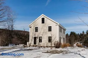 Go Skiing or Hiking from an Enchanting, Light-Filled Home - Image 4
