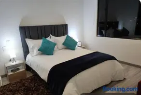Apartamento moderno con balcón o terraza - Image 3
