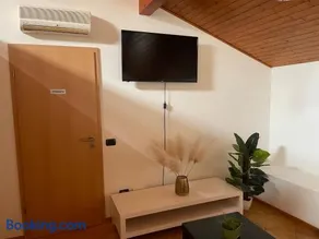 Chiasso Swiss Apartment by RentuGoo Travel - Image 3