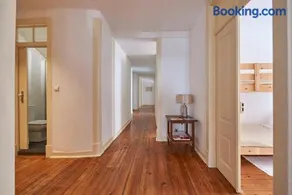 Stunning Apartment near Chiado - Image 2