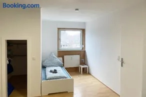 cozy 2-room Apartment - Image 2