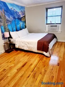 Entire Apartment in heart of Lincoln Park & Lake Sea and beach - Image 1