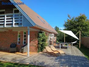 Family-Friendly Home Near Beach Forest Harbour - Image 1