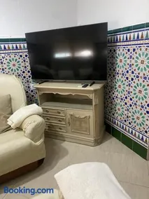 Casa amplia a un paso de Sevilla - Image 1