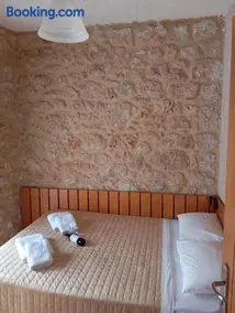 Niko's Stone Guest House - Image 4