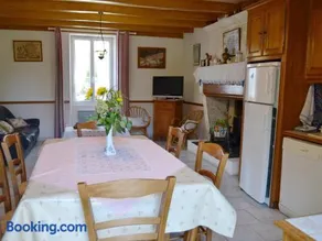 Gîte de pêche au bord de la Charente avec Wifi et parking - Image 1
