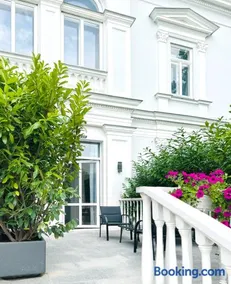 Villa Romana Apartments - Image 2