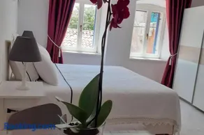 Comfortable studio in old town - Image 4