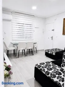 Apartamento renovado y tranquilo, 2 dormitorios bien comunicado con el centro de Madrid - Image 2