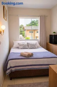 Quarto confortável em residência Familiar - WiFi - Netflix -Frigobar próx ao Aeroporto - Image 2