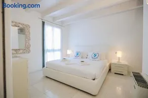 SG Luxury - Swan Bay Apartment - Image 1