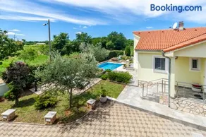 Wohnung mit privatem Pool, Garten und Grill - Image 1