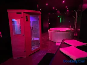 La Suite Marylin, Loft de 90m2 avec Sauna et Jacuzzi - Image 2
