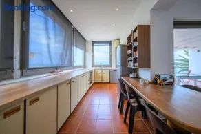 Horizon House - Beachfront Escape - Image 3