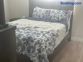 Luxurious Brand New Entire 3br and 2bath - Image 3