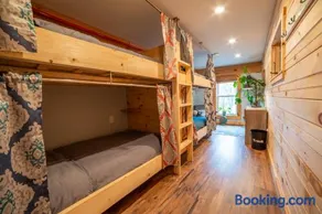Barn Door Hostel - Image 2