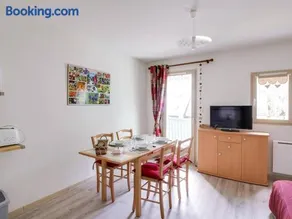 Chalet Duplex 4 Pers. avec Parking, Proche Télécabine et Commerces, Ski à 1700m - Image 1