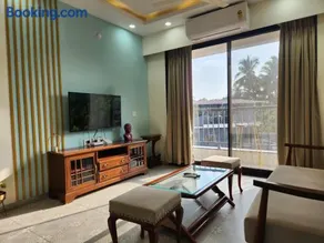 Modern 1BHK Apartment near Candolim Beach with Pool and Gym - Image 2