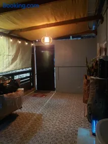 Habitacion En Barrio La Curva - Image 4