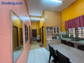 Homestay Taman Maktab Pengkalan Chepa - Image 2