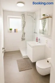 Rosenhöhe Apartment 3 - Image 2