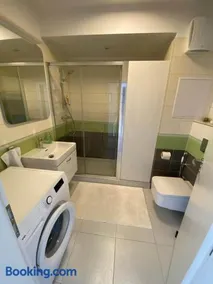 Bratislava, LUCAO Family Apartment, Balcony, Free Parking, Aircondition, 8km Old Town - Image 4