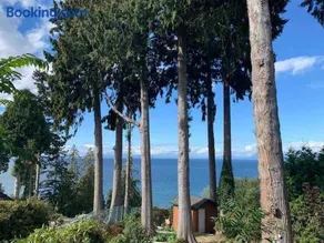 Waterfront Eagle's Nest - Family Friendly, Nanaimo - Image 1