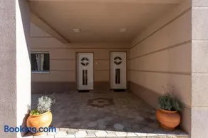 1-bedroom apartment near airport - Image 4