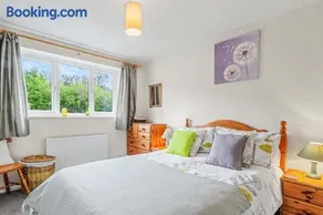 Honeysuckle Cottage - Your Seaside Escape in Beer - Image 4