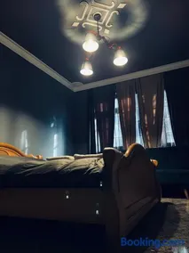 Central Apartment Black Cat - Image 4
