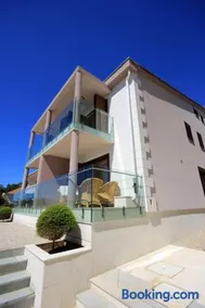 Vila Orada - Image 1
