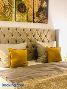 Aurum Apartment - Image 2