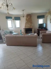 Christina 's House - Image 5