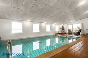 Moderniseret, Flot Poolhus Til 8 Personer Sj270 - Image 3