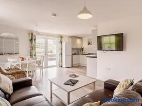 3 Bed in Newport oc-90246 - Image 5