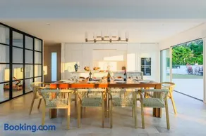 Villa magnifique climatisée 4 chambres, 4 salles de bain avec piscine chauffée, salle de sport proche mer - Image 2